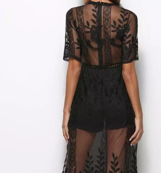 Gorgeous lace low neckline romper dress - Picture 4 of 8